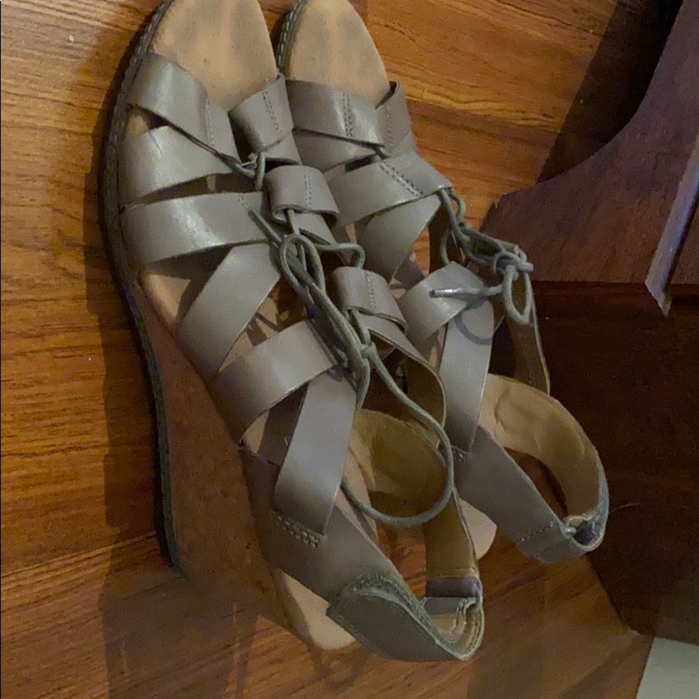 Women’s Clarks Beige wedges size 9M